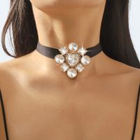 Wholesale Jewelry Classical Exaggerated Baroque Style Argyle Alloy Flannel Iron Rhinestones Inlay Choker sku image 3