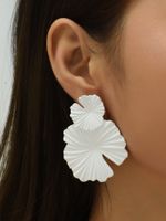 Wholesale Jewelry Elegant Exaggerated Flower Alloy Ear Studs sku image 1