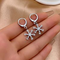 1 Pair Elegant Shiny Snowflake Plating Inlay Copper Zircon White Gold Plated Gold Plated Drop Earrings main image 3
