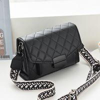 Women's Small All Seasons Pu Leather Solid Color Streetwear Square Flip Cover Shoulder Bag main image 2