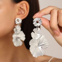 1 Pair Simple Style Flower Plating Alloy 14k Gold Plated Silver Plated Drop Earrings main image 1