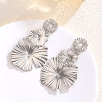1 Pair Simple Style Flower Plating Alloy 14k Gold Plated Silver Plated Drop Earrings main image 4