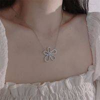 Vintage Style Flower Copper Plating Inlay Zircon Pendant Necklace main image 4