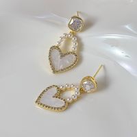 1 Par Estilo Simple Forma De Corazón Embutido Cobre Perla Circón Pendientes De Gota sku image 1