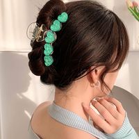 Women's Simple Style Heart Shape Plastic Hair Claws main image 1