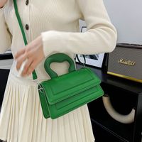 Femmes Toutes Les Saisons Faux Cuir Couleur Unie Élégant Fil À Coudre Carré Fermeture Éclair Boucle Magnétique Sac À Main main image 4