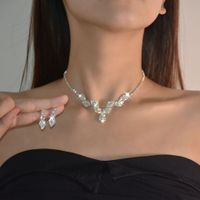 Estilo Simple Estilo Clásico Ondas Diamante De Imitación Embutido Diamantes De Imitación Mujeres Collar main image 1
