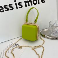 Women's Small All Seasons Pu Leather Solid Color Vintage Style Square Lock Clasp Shoulder Bag main image 5