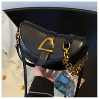 Women's Small All Seasons Pu Leather Solid Color Classic Style Oval Magnetic Buckle Saddle Bag main image 6