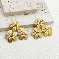 1 Pair Simple Style Flower Plating Inlay 304 Stainless Steel Zircon Gold Plated Ear Studs main image 3