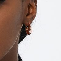 1 Pair Casual Elegant Commute Solid Color Scallop Plating Copper 18k Gold Plated Hoop Earrings main image 2