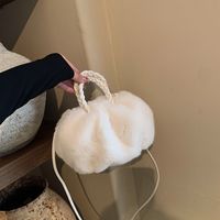 Women's Autumn&winter Plush Solid Color Classic Style Cloud Shape Magnetic Buckle Handbag main image 5