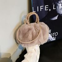 Women's Autumn&winter Plush Solid Color Classic Style Cloud Shape Magnetic Buckle Handbag main image 6