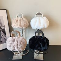 Women's Autumn&winter Plush Solid Color Classic Style Cloud Shape Magnetic Buckle Handbag main image 1