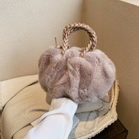 Women's Autumn&winter Plush Solid Color Classic Style Cloud Shape Magnetic Buckle Handbag main image 2