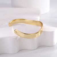 Modern Style Classic Style Commute Solid Color Copper Irregular Twist Plating 18k Gold Plated Cuff Bracelets main image 4