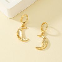 1 Pair Retro Simple Style Moon Plating Alloy Gold Plated Drop Earrings main image 5