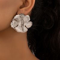 1 Pair Retro Punk Flower Plating Alloy Gold Plated Ear Studs main image 8