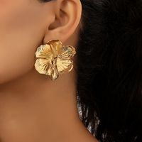 1 Pair Retro Punk Flower Plating Alloy Gold Plated Ear Studs main image 6