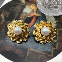 Bijoux En Gros Mignon Style Vintage Style Simple Fleur Alliage Perles Artificielles Plaqué Or Placage Incruster Boucles D'oreilles main image 1