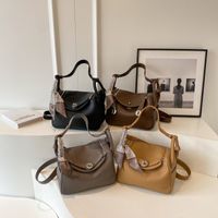 Women's Small All Seasons Pu Leather Solid Color Vintage Style Square Zipper Shoulder Bag main image 3