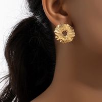 1 Pair Simple Style Classic Style Commute Circle Plating Alloy Ferroalloy 14k Gold Plated Silver Plated Ear Studs main image 1