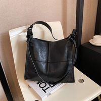 Women's All Seasons Pu Leather Solid Color Classic Style Sewing Thread Square Magnetic Buckle Tote Bag main image 1