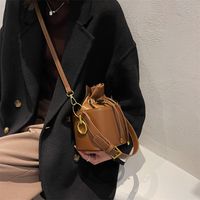 Women's Small All Seasons Pu Leather Solid Color Streetwear Bucket String Shoulder Bag Handbag Bucket Bag main image 2