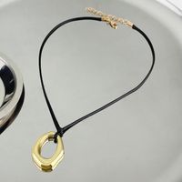 Ig Style Simple Style Classic Style Circle Heart Shape Alloy Leather Rope Polishing Women's Pendant Necklace main image 2