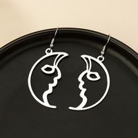1 Pair Retro Funny Human Face Plating Alloy Gold Plated Drop Earrings main image 1
