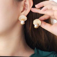 1 Pair Elegant Romantic Sweet Shell Plating Inlay Copper Artificial Pearls Artificial Diamond Rhodium Plated Silver Plated Ear Studs main image 1