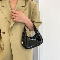 Women's All Seasons Plastic Solid Color Streetwear Dumpling Shape Zipper Underarm Bag main image 4