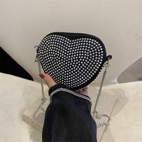 Women's All Seasons Pu Leather Solid Color Vintage Style Classic Style Heart-shaped Zipper Shoulder Bag main image 2