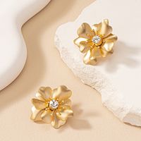 1 Pair Casual Romantic Sweet Flower Petal Floral Inlay Alloy Zircon Ear Studs main image 3