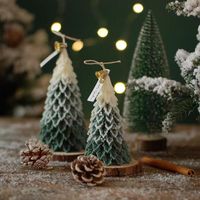Classic Style Christmas Tree Soy Wax Candle main image 1