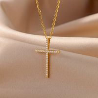Einfacher Stil Kreuzen Kupfer Vergoldet Zirkon Halskette Mit Anhänger In Masse main image 5