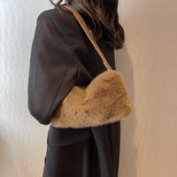 Women's Autumn&winter Plush Solid Color Streetwear Sewing Thread Square Zipper Shoulder Bag main image 3