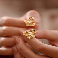1 Pair Retro Flower Plating Copper Artificial Pearls Zircon Gold Plated Ear Studs sku image 1