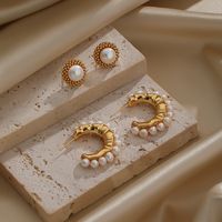 1 Pair Retro C Shape Round Plating Inlay Copper Freshwater Pearl 18k Gold Plated Ear Studs main image 1