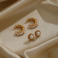 1 Pair Retro C Shape Round Plating Inlay Copper Freshwater Pearl 18k Gold Plated Ear Studs main image 2