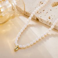 Romantic Simple Style Irregular Moon Stainless Steel Freshwater Pearl 18k Gold Plated Pendant Necklace In Bulk main image 1