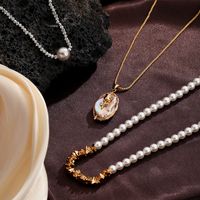 Retro Commute Irregular Flower Copper Beaded Plating Inlay Freshwater Pearl 18k Gold Plated Pendant Necklace Necklace main image 1