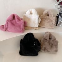 Women's Plush Solid Color Classic Style Square Magnetic Buckle Shoulder Bag main image 1