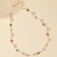 Ig-stil Retro Französische Art Perle Gänseblümchen Legierung Überzug Frau Halskette main image 4
