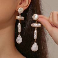 Wholesale Jewelry Vintage Style Simple Style Irregular Alloy Baroque Pearls Artificial Pearls Rhinestones Asymmetrical Inlay Drop Earrings main image 3