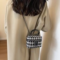 Women's Canvas Polyester Cotton Color Block Elegant Sewing Thread Square Zipper Shoulder Bag Crossbody Bag Box Bag main image 4