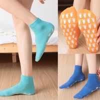 Unisex Sports Solid Color Cotton Crew Socks A Pair main image 3