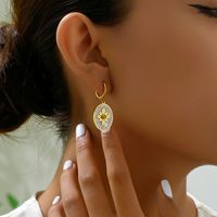 1 Pair Retro French Style Flower Plating Inlay 201 Stainless Steel Shell 18K Gold Plated Drop Earrings main image 4