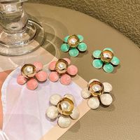 1 Pair Vintage Style Pastoral Solid Color Flower Plating Copper Ear Studs main image 1