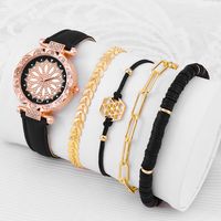 Casual Lady Spiral Stripe Buckle Quartz Women's Watches main image 1